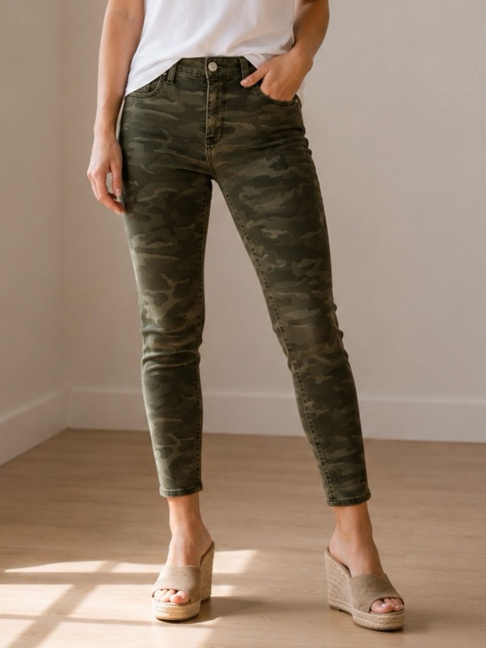 NYDJ Ami Skinny Ankle Jeans Green Camo Lift Tuck Size 8